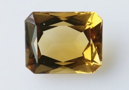 Piedra preciosa «Gemstone 2» - Citrino

Color: Ama