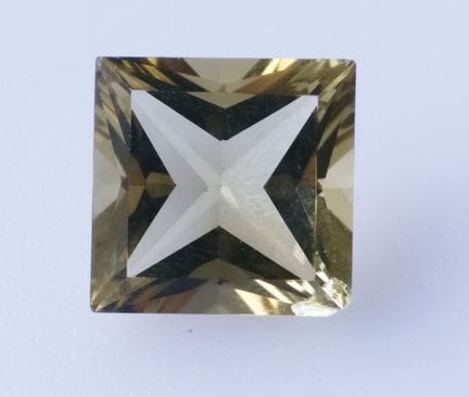Pietra preziosa "Gemstone" - Citrino

Colore: Gial