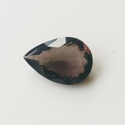 Piedra preciosa «Gemstone 2» - Turmalina violeta

