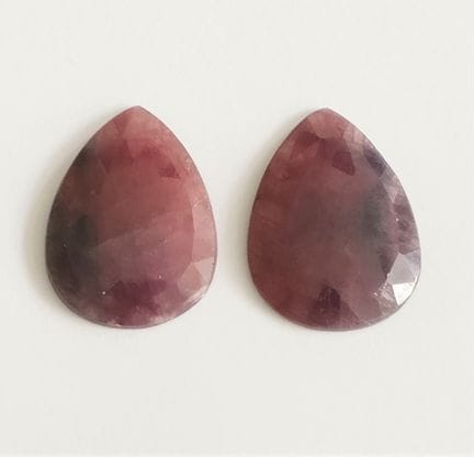 Piedra preciosa «Gemstone 2» - Rubí

Color: Rojo r
