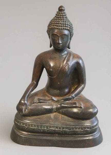 Sitzender Buddha in Gebetshaltung aus Bronze
Thail