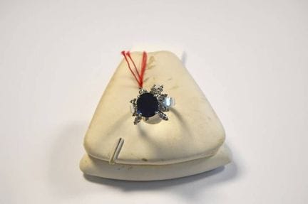 Ring aus Weißgold (14 Karat, 585°) mit einem schwa
