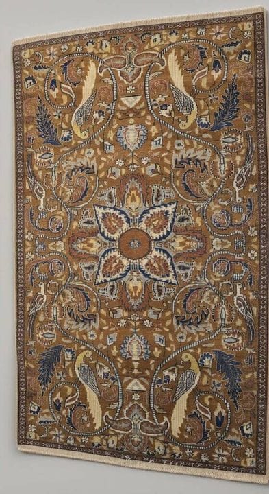 Tappeto Lahore marrone
con motivi di uccelli.
155 