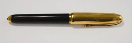 Cartier
Louis Cartier fountain pen with a black la
