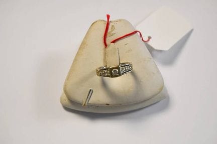 Ring aus Weißgold (18 Karat, 750°)
besetzt mit ein