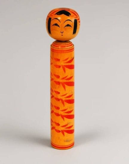Kokeshi im traditionellen Nanbur-Stil, signiert vo