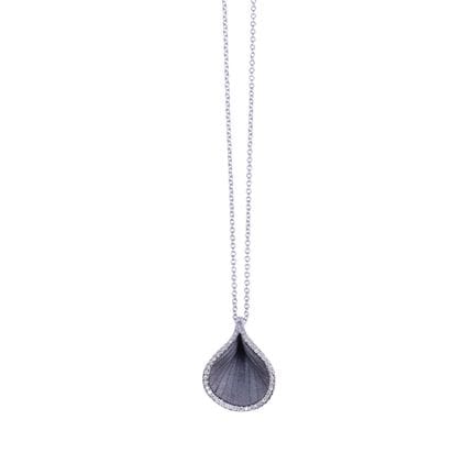 * PENDENTIF AVEC CHAÎNETTE, ANNAMARIA CAMMILLI « G