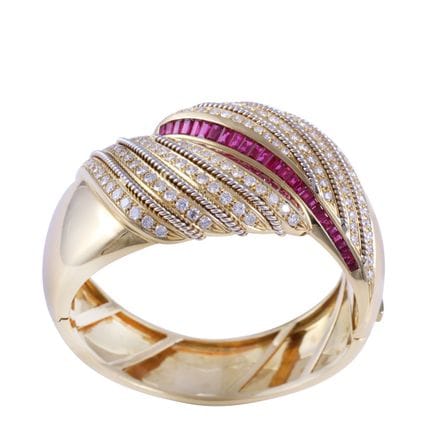PULSERA rígida, de banda ancha y abombada, realiza