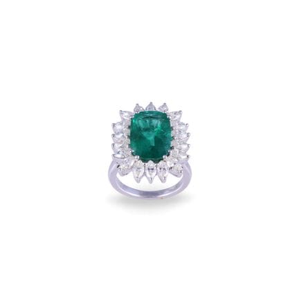 * ANILLO de oro blanco de 18 quilates con una esme