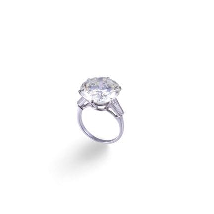 ANILLO «BULGARI» de platino con un brillante de 10