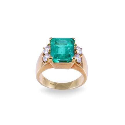 ANILLO de banda, de oro amarillo de 18 quilates, a