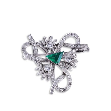 18K white gold BROOCH with a braided ribbon design