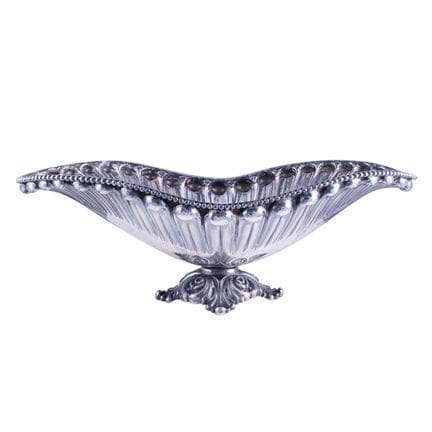 CENTRE DE TABLE en argent 800/1000 en forme de nac