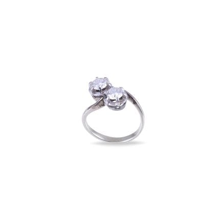 18K white gold "contrarié" ring with two brilliant
