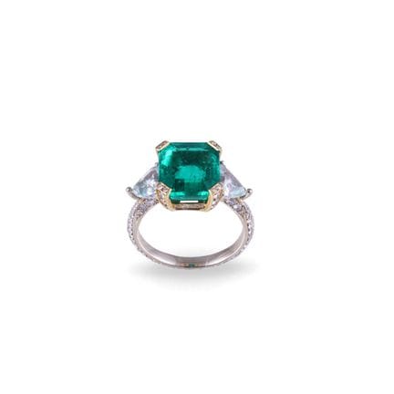 * ANILLO, ESMERALDA DE COLOMBIA en oro blanco y am