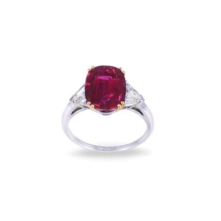 ANELLO in platino e oro giallo 18Kt con rubino ova