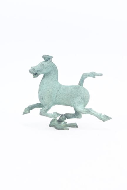Figurita de aleación de cobre: un caballo volando 
