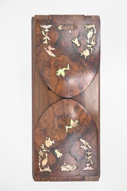 Sujetalibros de madera natural tallada, con decora
