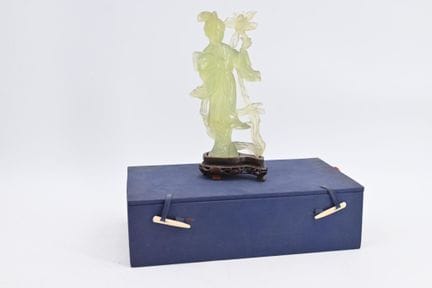 Figura en forma de serpentina, representando a una