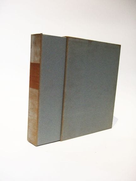 马尔塞（乔治）。《阿尔及利亚的城市与乡村》。巴黎，国家印刷局，1958年。散页装帧，带衬纸封面，附出