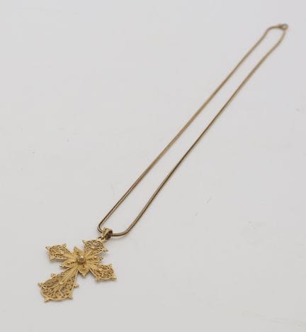 18k gold filigree cross pendant with chain, cross 