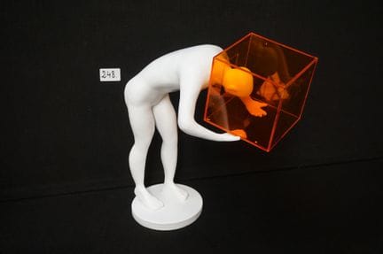 eclectic sculpture in resin - H : 35 cm