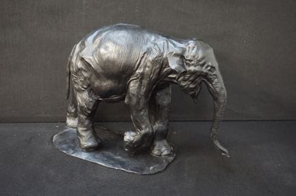 伦勃朗·布加迪（1884—1916）（据其作品）—— 《行进中的大象》——现代青铜复制品——署名——