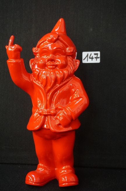 statue in resin - "naughty gnome" - H : 34 cm