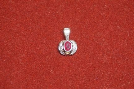 pendant - 18-karat white gold - with 1 ruby weighi