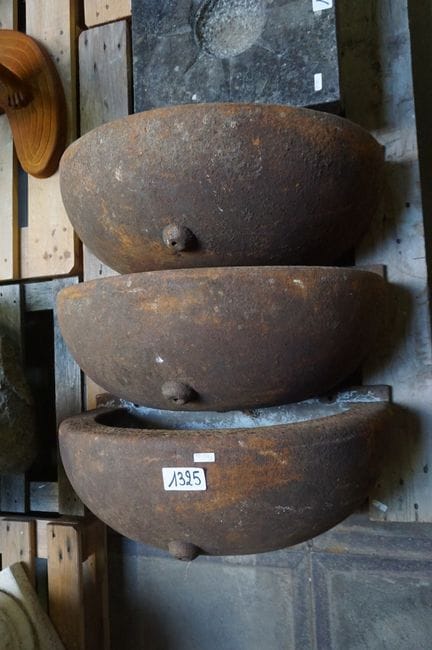 3 very heavy antique cast-iron drinking troughs - 
