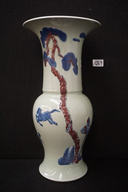 Schöne chinesische Vase aus Seladon – KANGXI-Stil 