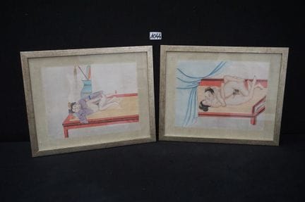2 erotic Asian engravings - frame dimensions: 35 x