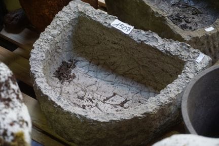 Alte Tränke aus Blaustein – 17 x 46 x 35 cm