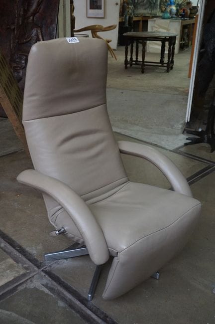 JORI - bonito sillón reclinable de cuero beige - m