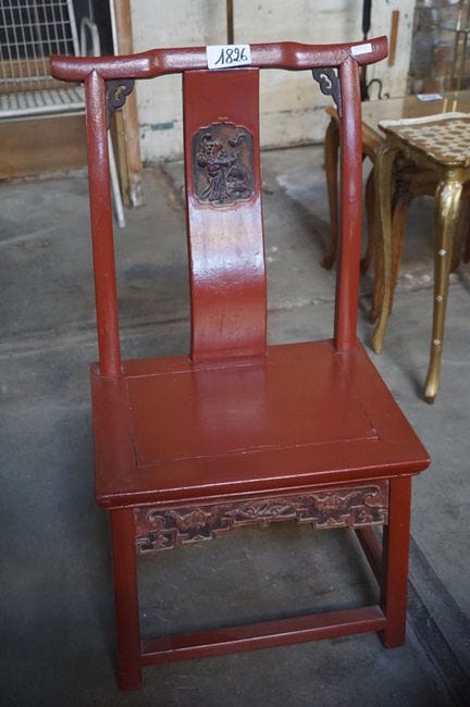 Chaise de mariée chinoise laquée rouge