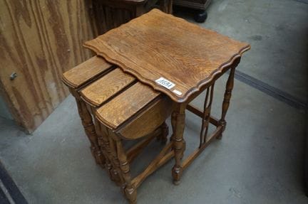 Set of 4 English oak nesting tables - ca. 1930 - H