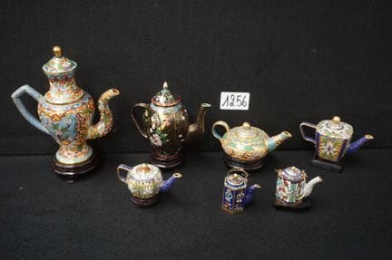 7 verschiedene chinesische Teekannen aus Cloisonné