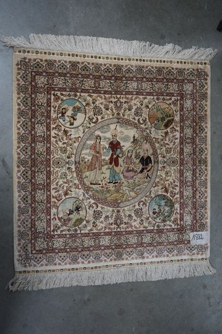 Tapis oriental en soie - 82 x 78 cm - Figuratif - 