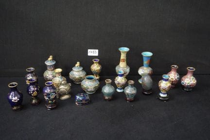 A lovely lot of assorted Chinese miniature vases—m