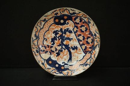 Very large Japanese porcelain plate - Imari - diam
