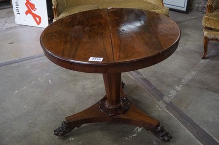 Tavolo rotondo inglese del XIX secolo "TILT TOP TA