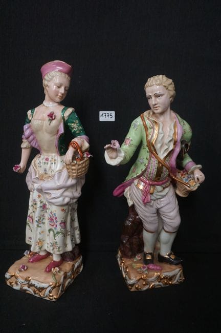 2 grandi statuette in porcellana - stile SASSONIA 