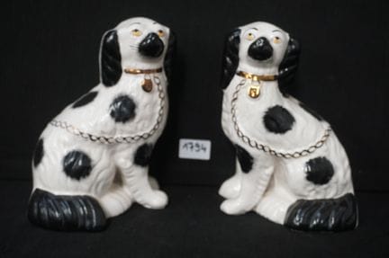 2 cani da camino inglesi in ceramica - in stile ST