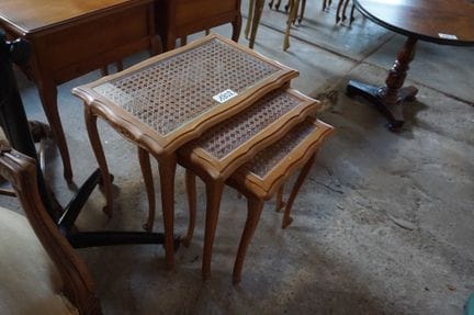 « tables gigognes » de style Louis XV - chêne avec