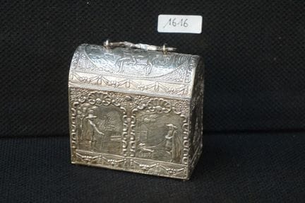 beautiful small bridal case in silver - hallmarked