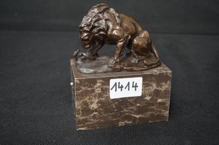 bronze lion on pedestal in marble - H: 15 cm