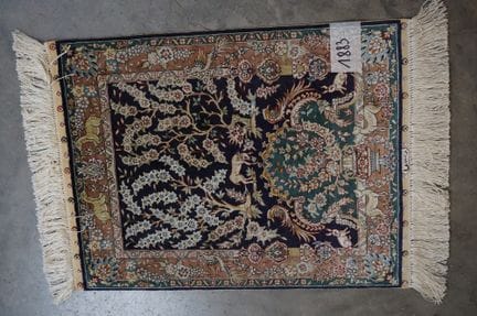 Magnifique tapis oriental noué à la main en soie -