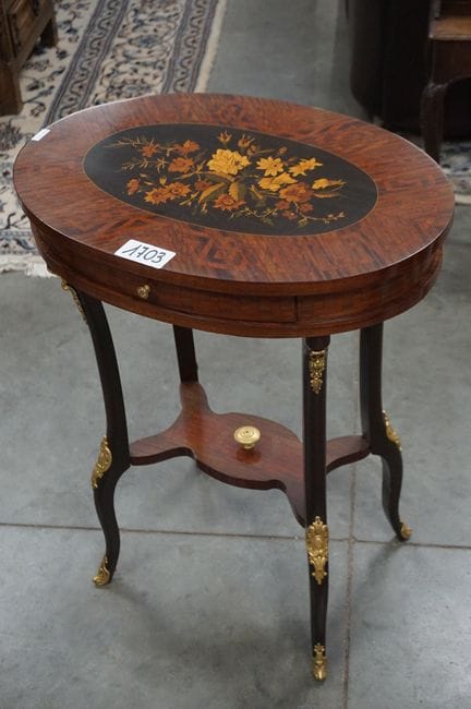 bellissimo tavolino ovale con intarsio - stile Lui