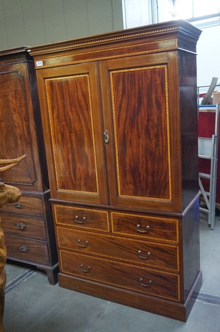 Beautiful 19th-century English mahogany linen cabi
