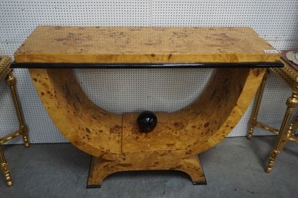 Bonita consola de estilo Art Déco —con un cajón—; 